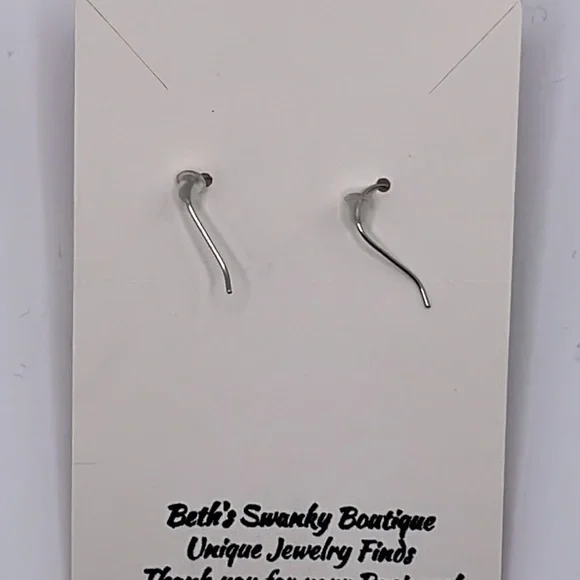 Cartoon Frog Drop Earrings - Picture 4 of 5